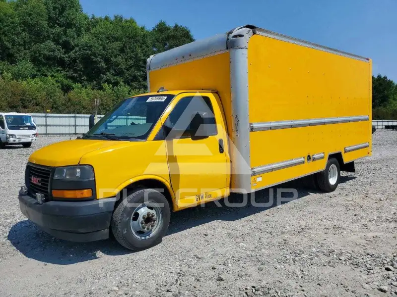 2018 GMC Savana photo