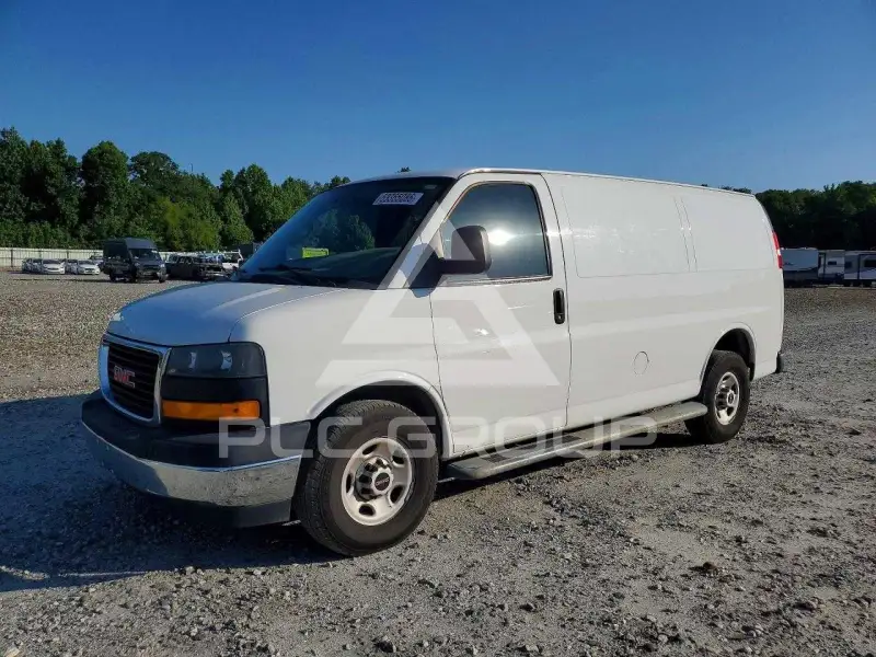 2018 GMC Savana photo