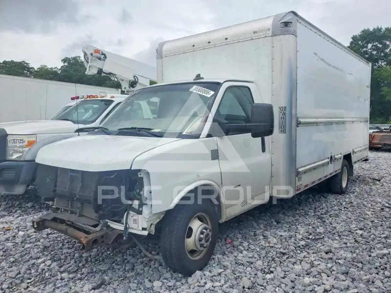 2018 GMC Savana photo