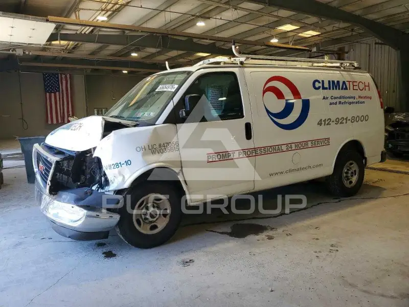 2018 GMC Savana photo