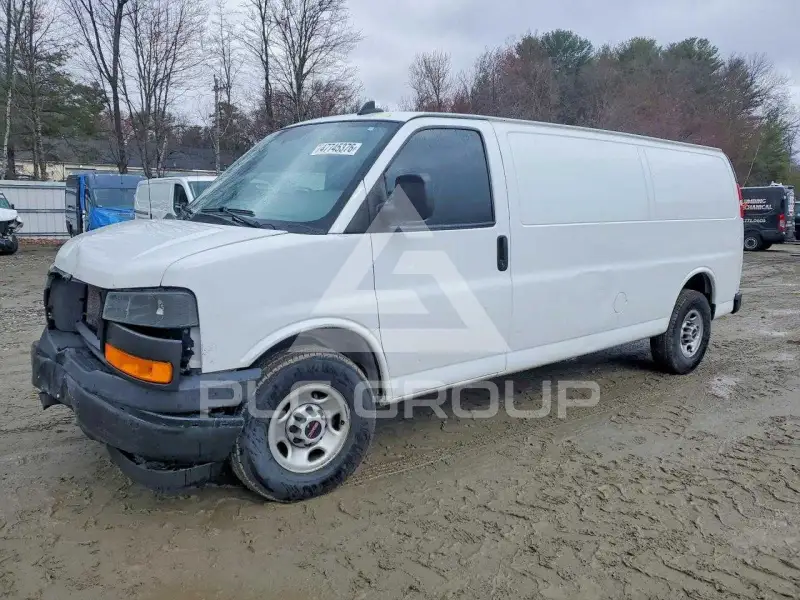 2018 GMC Savana photo