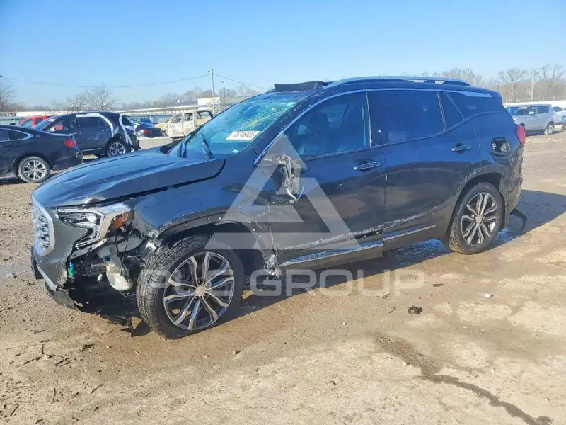 2018 GMC TERRAIN photo