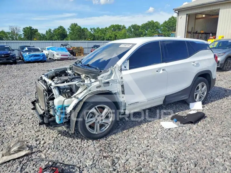 2018 GMC TERRAIN photo