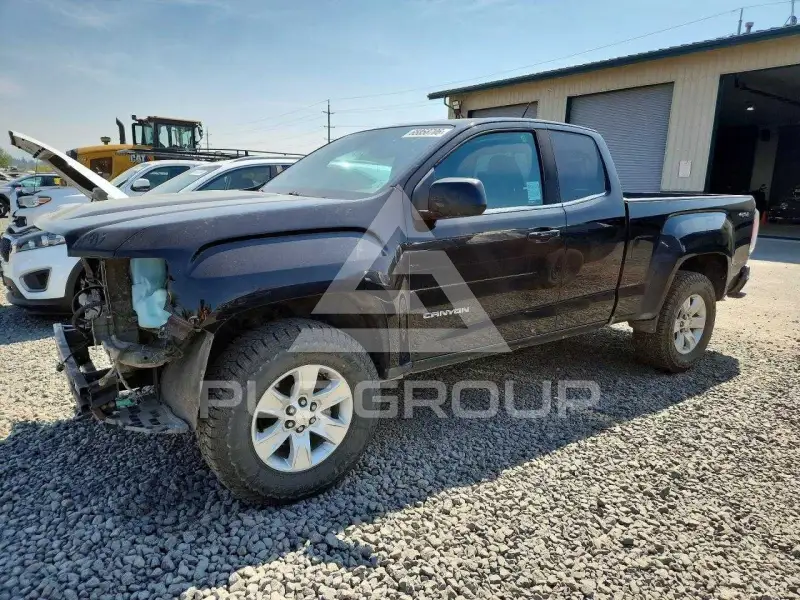 2018 GMC CANYON photo