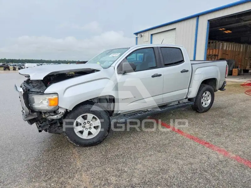 2018 GMC CANYON photo