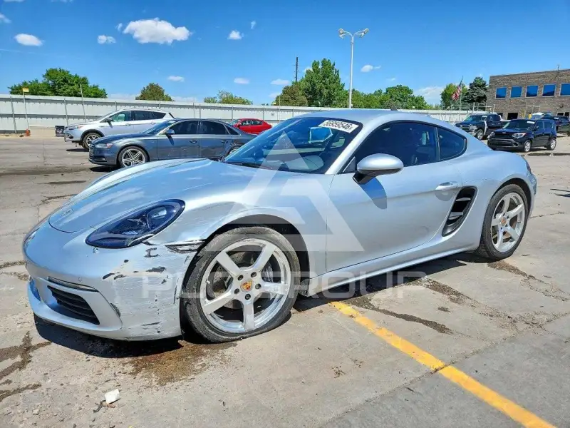 2018 Porsche Cayman photo