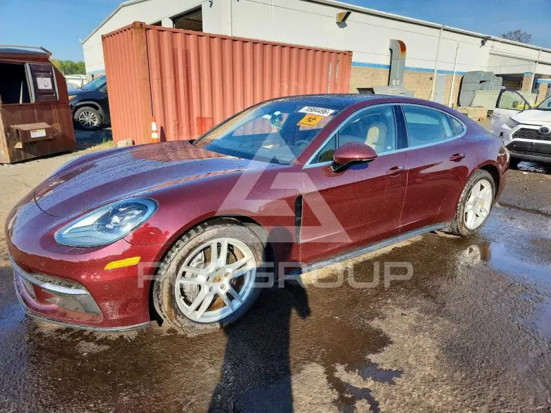 2018 Porsche Panamera photo