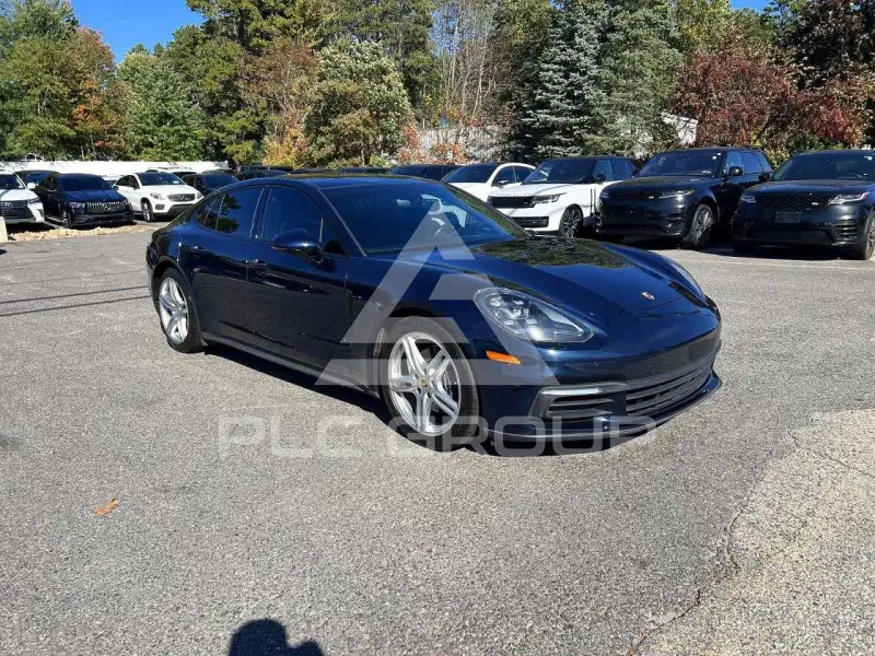2018 Porsche Panamera photo