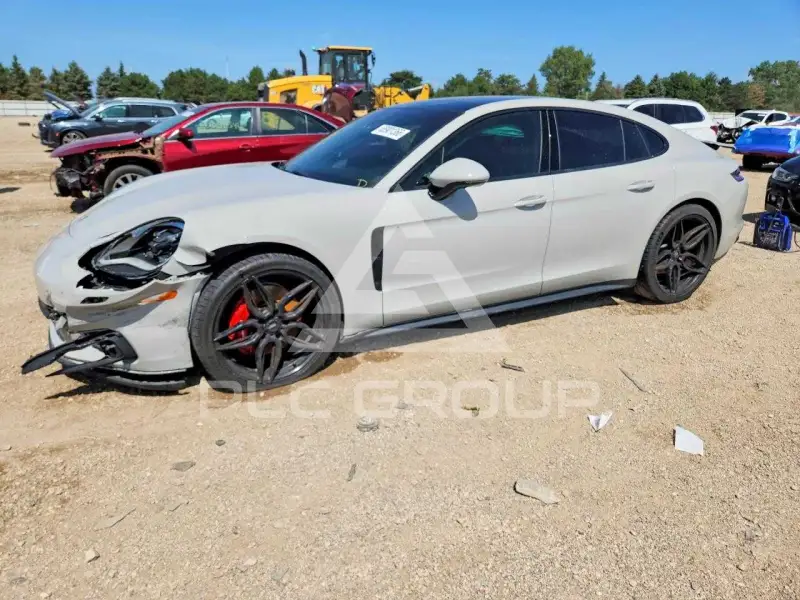 2018 Porsche Panamera photo