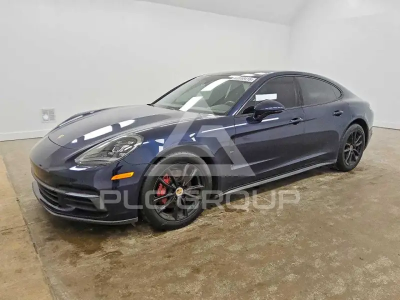 2018 Porsche Panamera photo