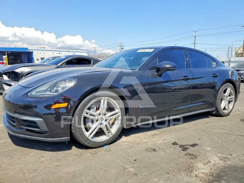 2018 Porsche Panamera photo