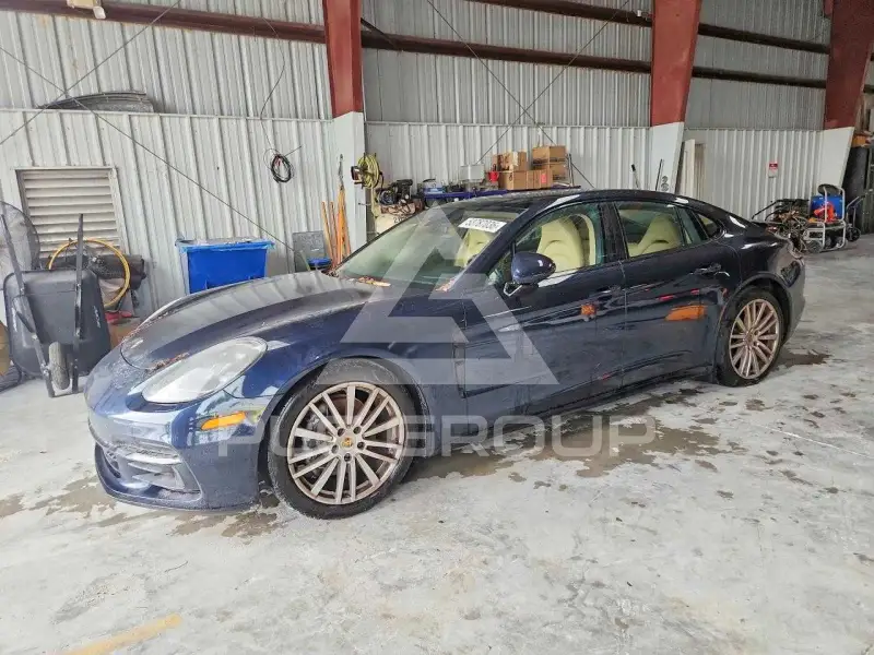 2018 Porsche Panamera photo