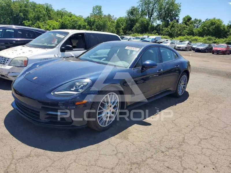 2018 Porsche Panamera photo