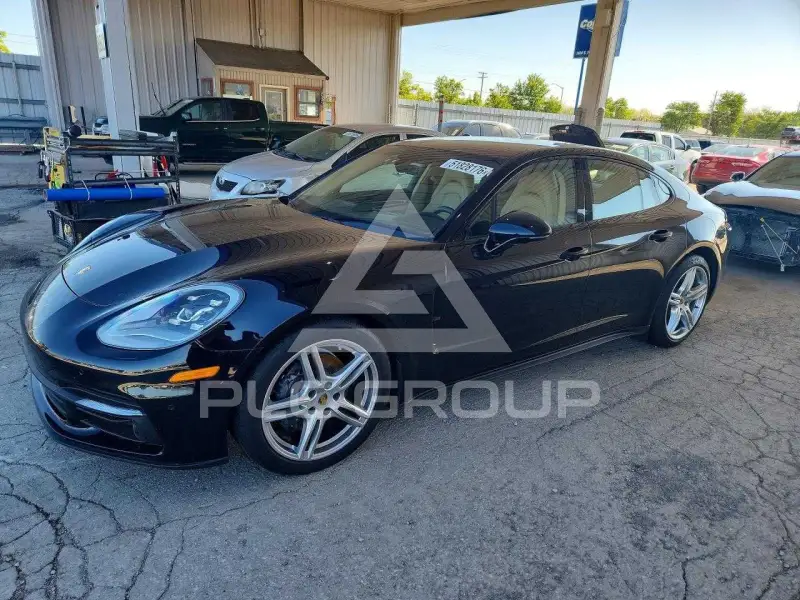 2018 Porsche Panamera photo