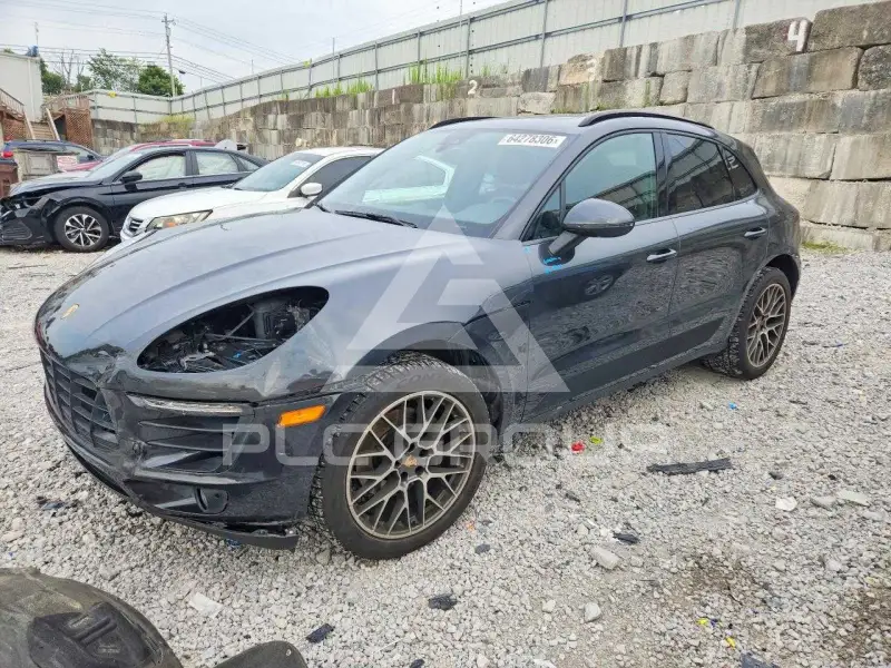 2018 Porsche MACAN photo