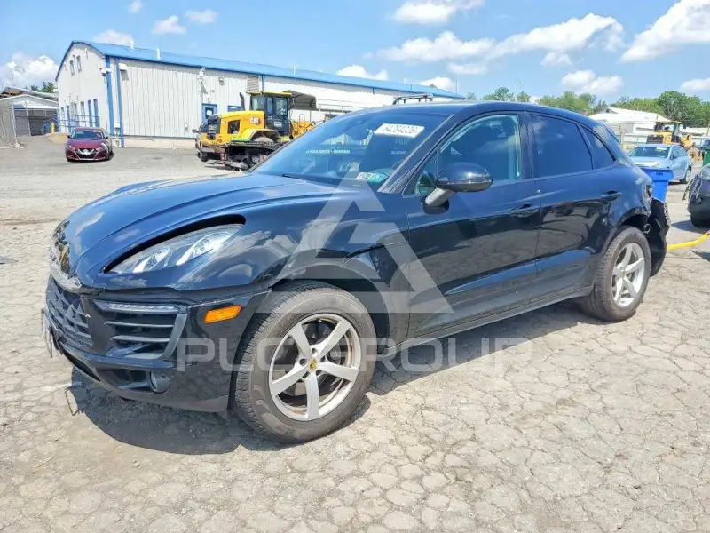 2018 Porsche MACAN photo