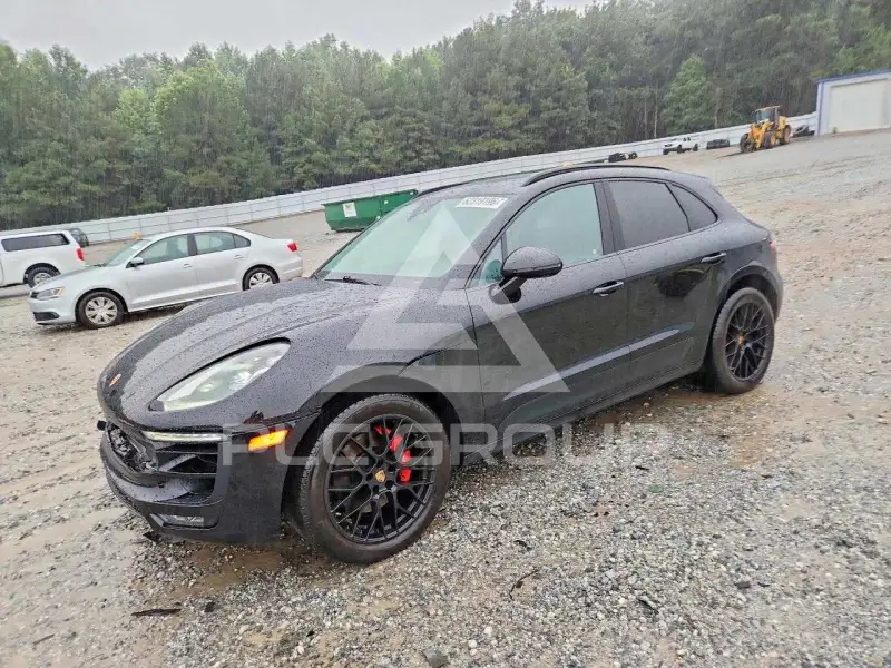 2018 Porsche MACAN photo