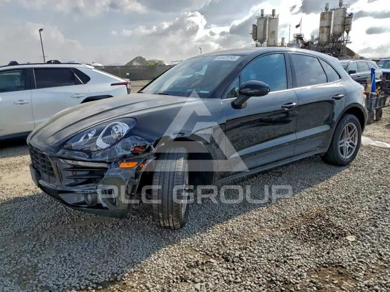 2018 Porsche MACAN photo