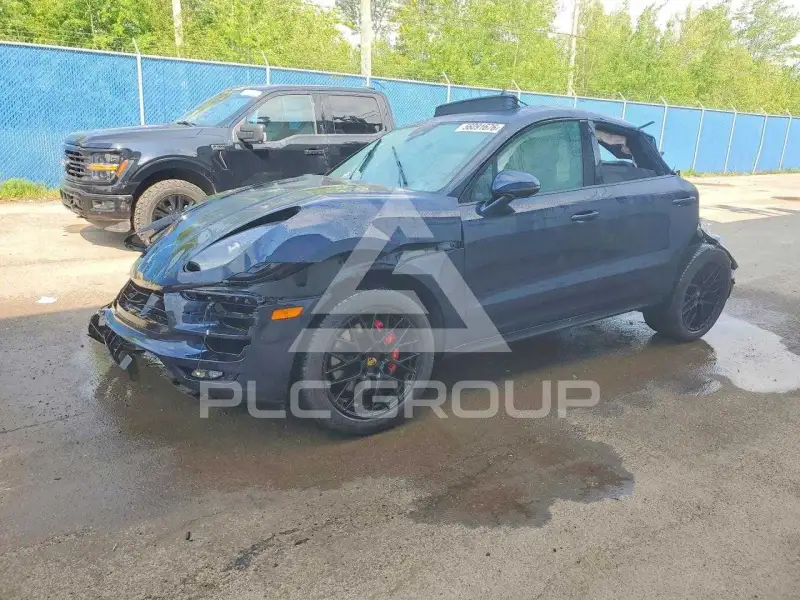 2018 Porsche MACAN photo