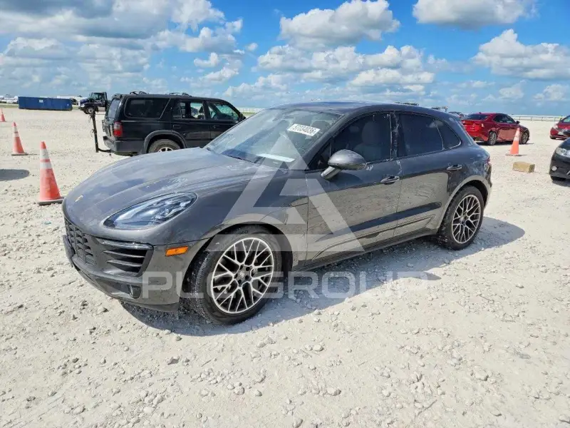 2018 Porsche MACAN photo