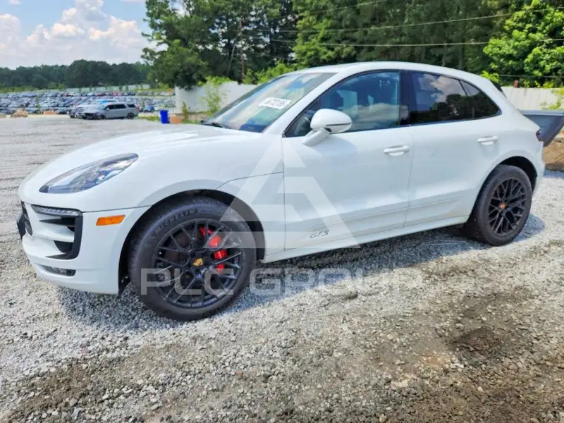 2018 Porsche MACAN photo