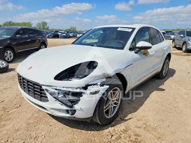2018 Porsche MACAN photo