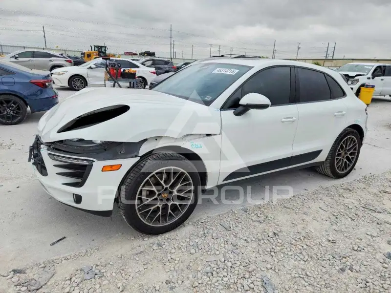 2018 Porsche MACAN photo