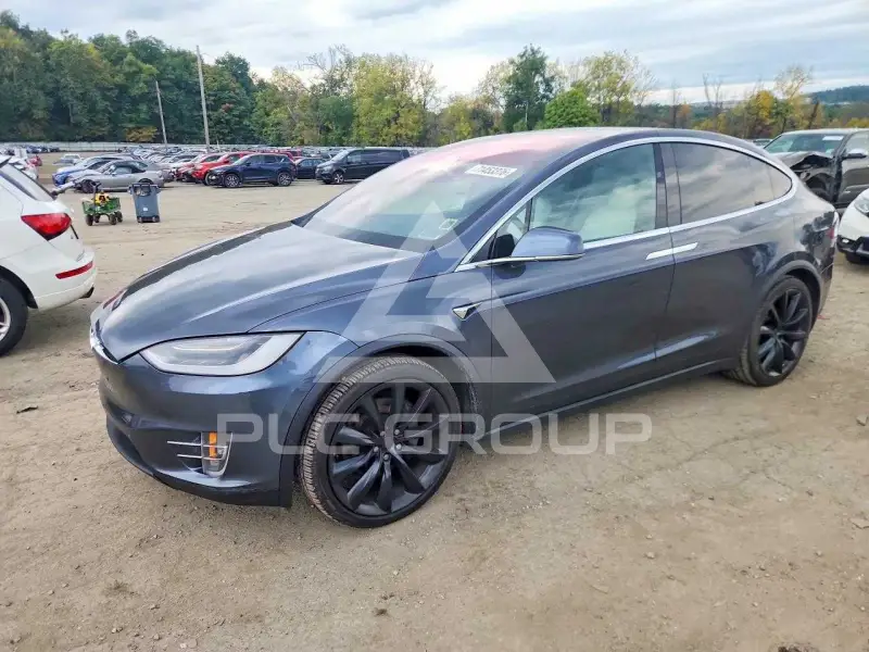 2018 Tesla Model X фото