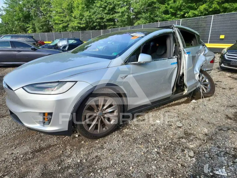 2018 Tesla Model X фото