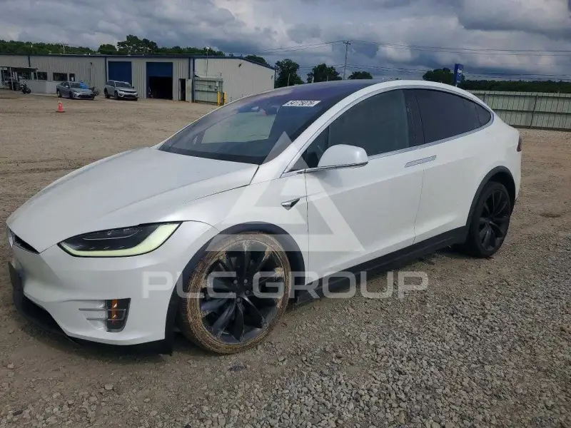 2018 Tesla Model X фото