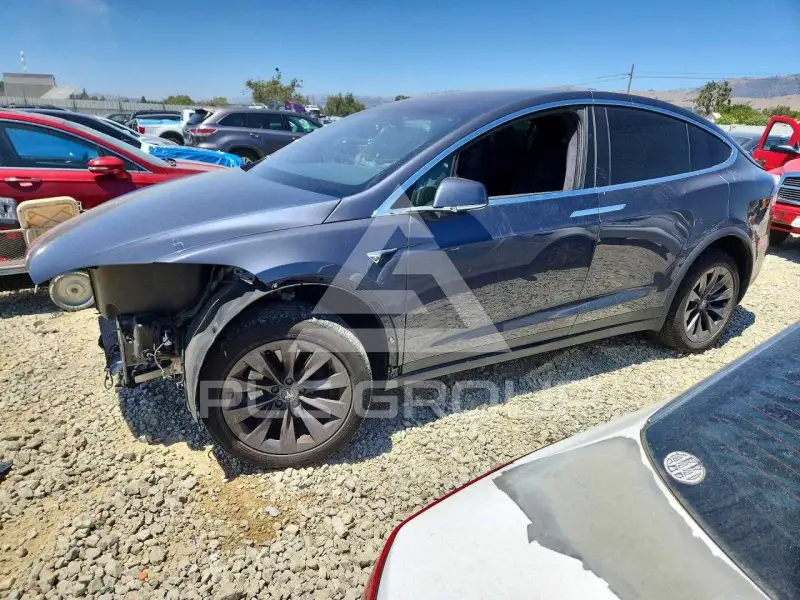 2018 Tesla Model X фото