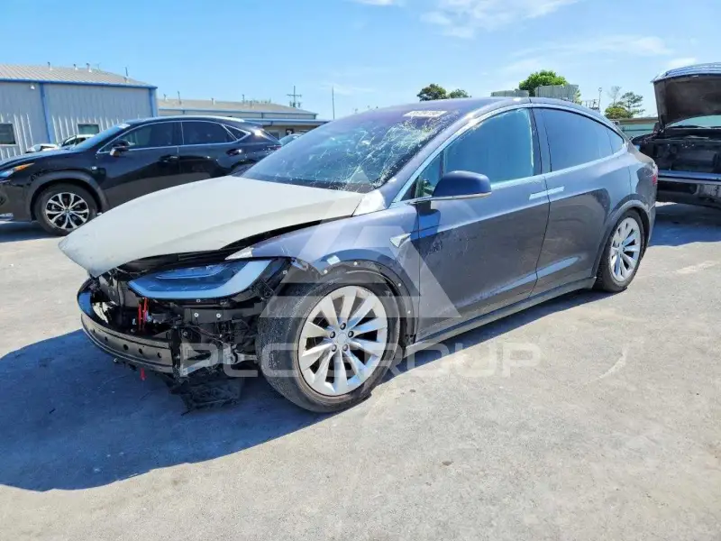 2018 Tesla Model X фото