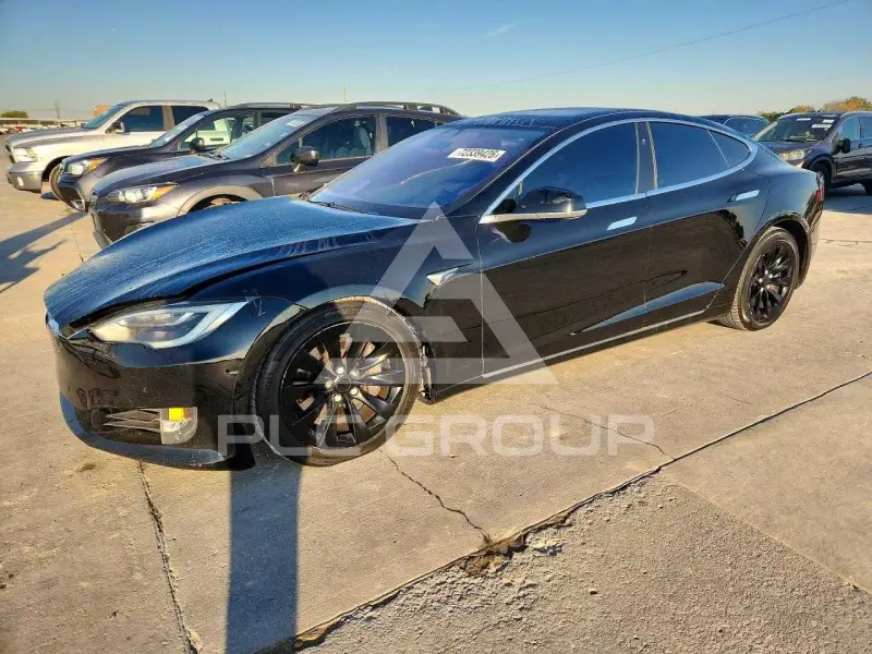 2018 Tesla Model S фото