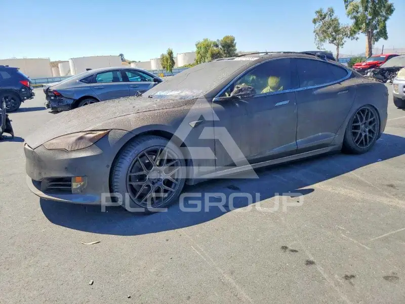 2018 Tesla Model S фото