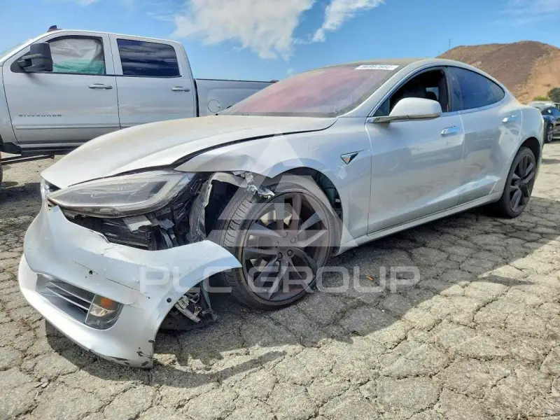 2018 Tesla Model S фото