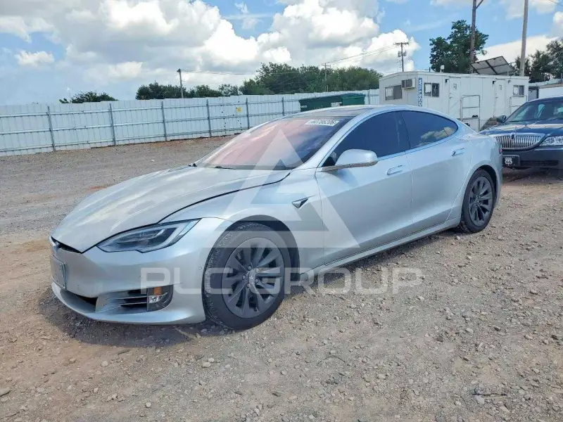 2018 Tesla Model S фото