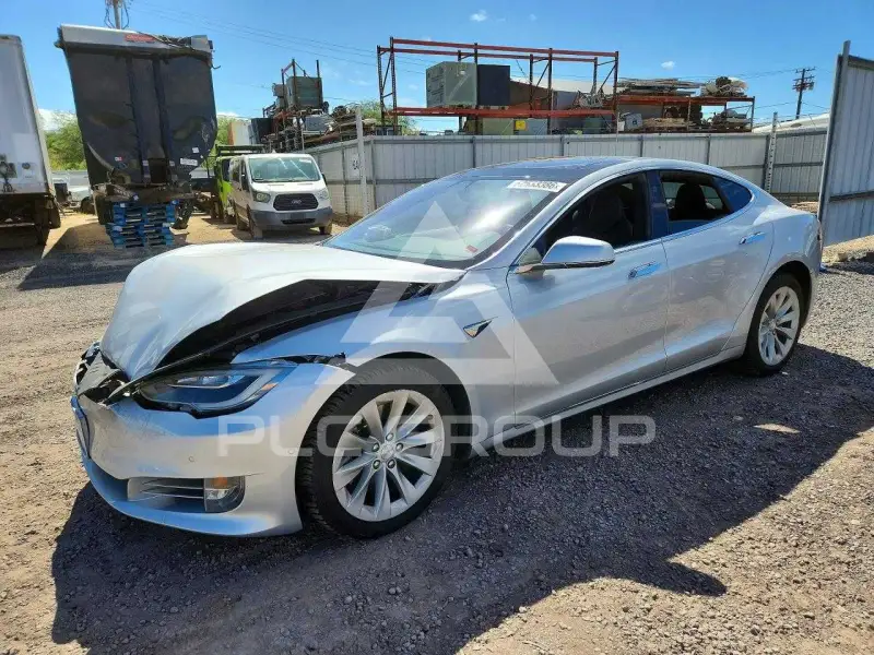 2018 Tesla Model S фото