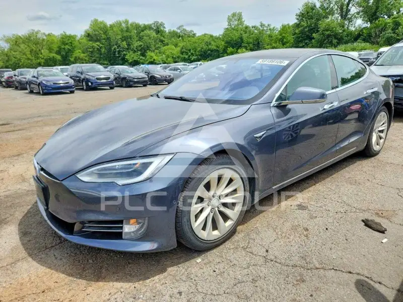 2018 Tesla Model S фото