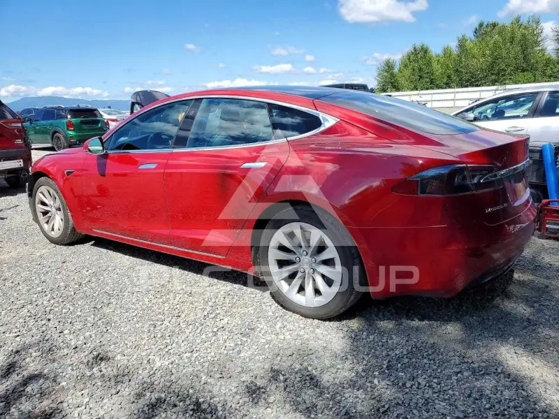 2018 Tesla Model S фото