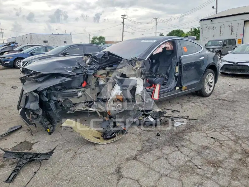2018 Tesla Model S фото