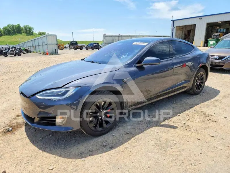 2018 Tesla Model S фото