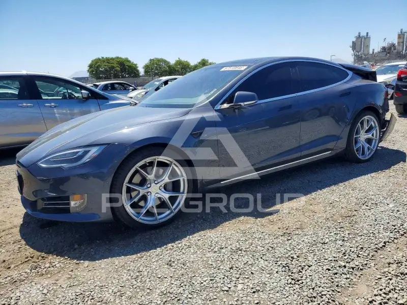 2018 Tesla Model S фото