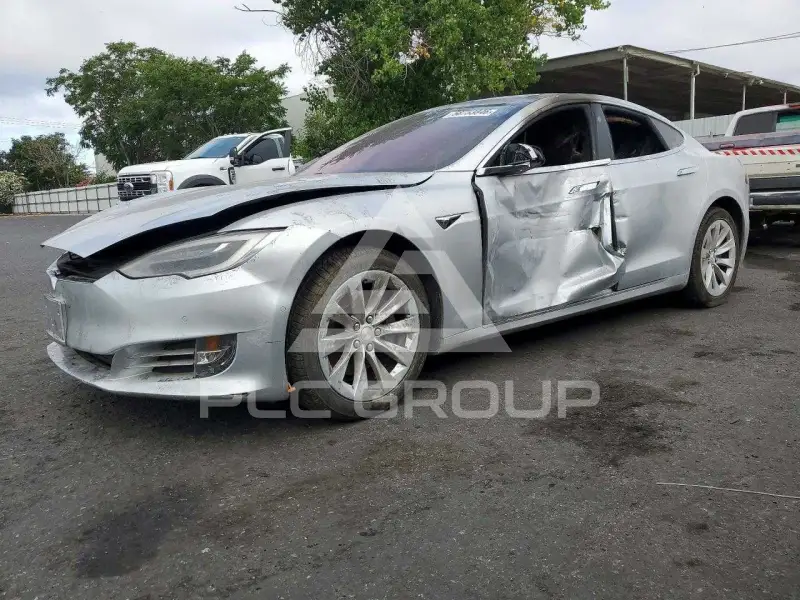 2018 Tesla Model S фото
