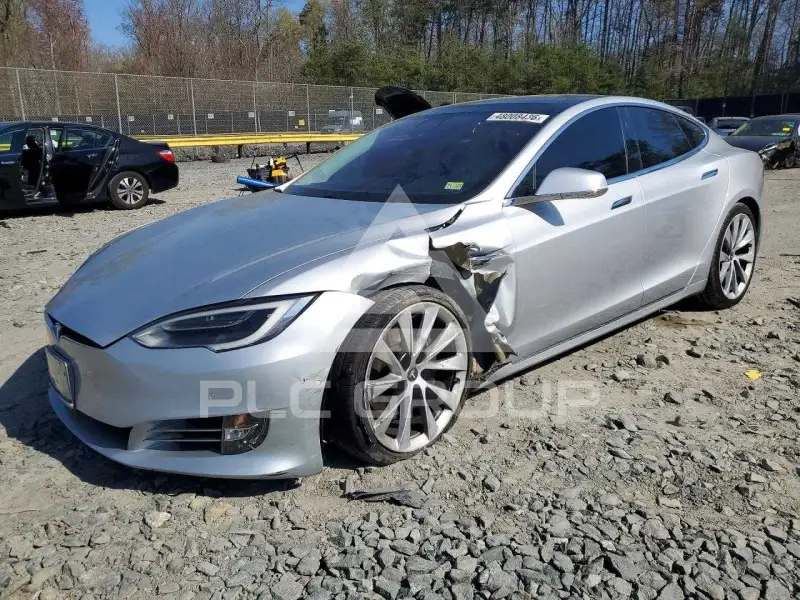 2018 Tesla Model S фото