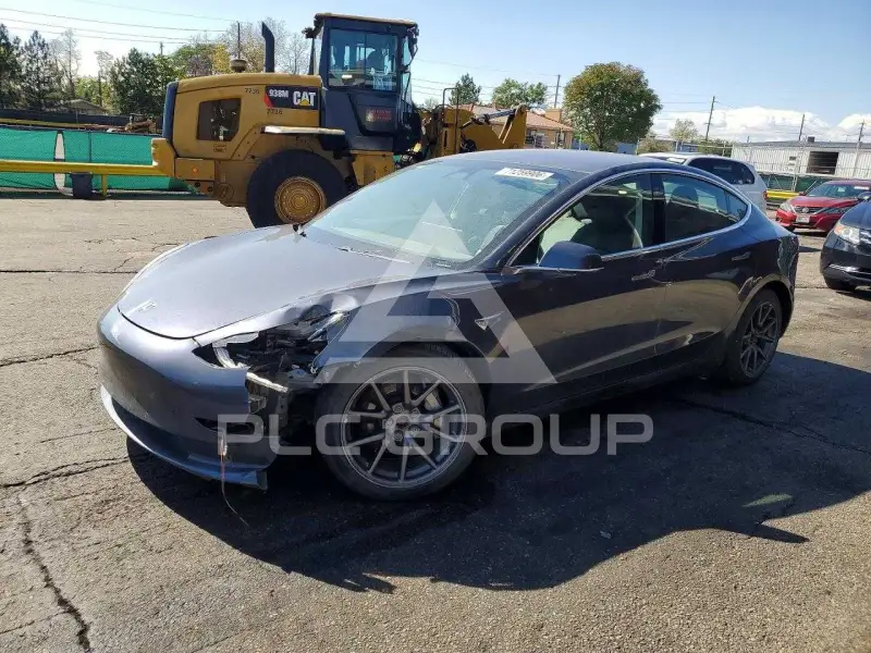 2018 Tesla Model 3 фото