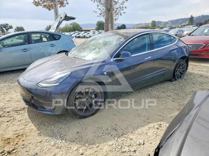 2018 Tesla Model 3 photo