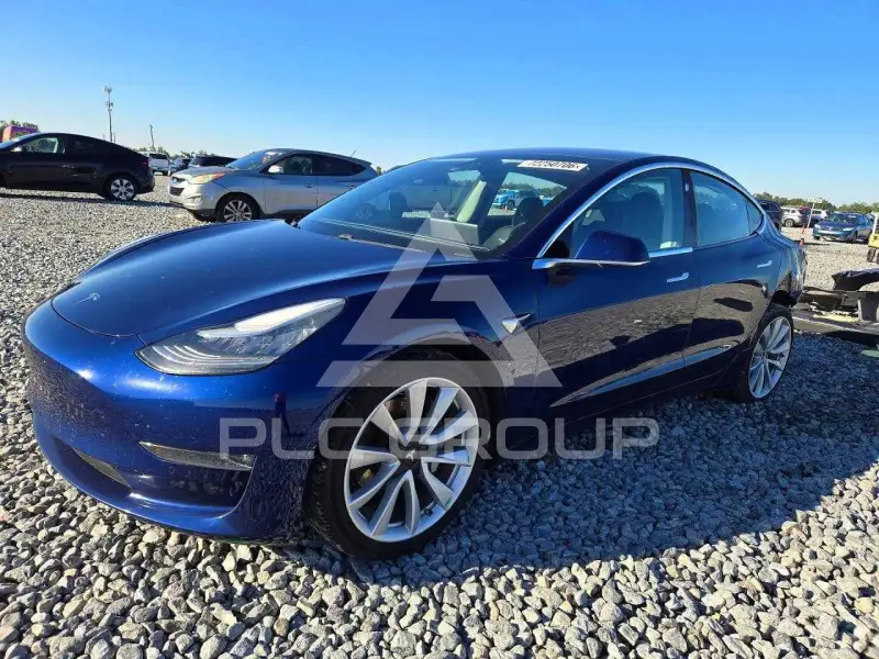 2018 Tesla Model 3 фото