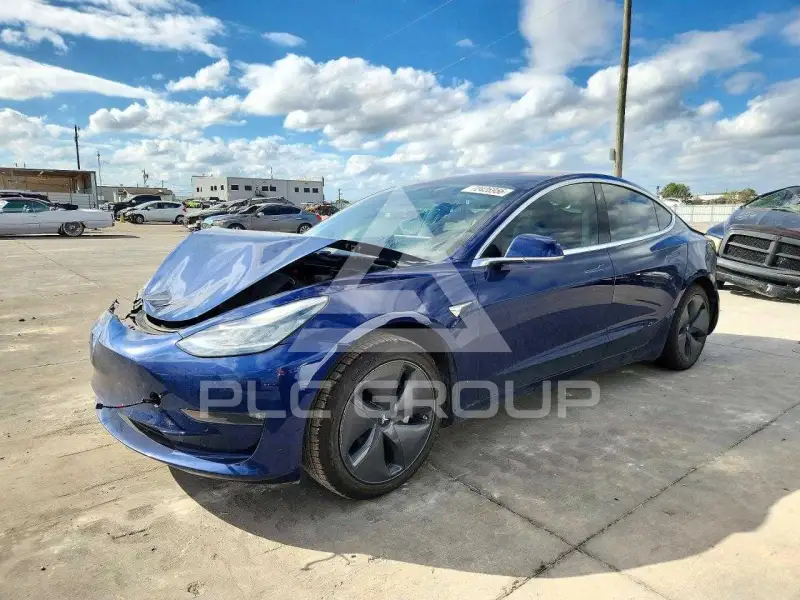 2018 Tesla Model 3 фото