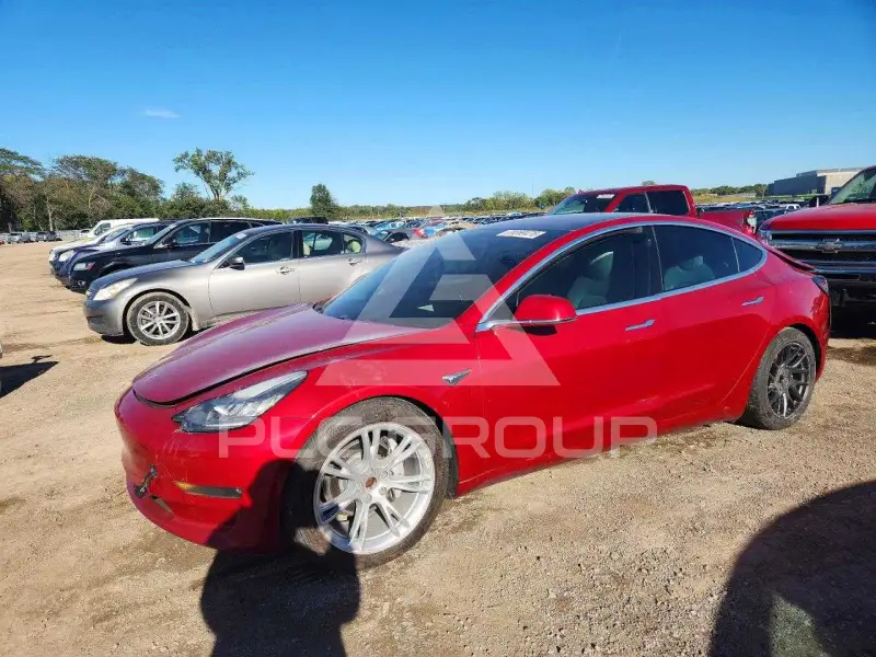 2018 Tesla Model 3 фото