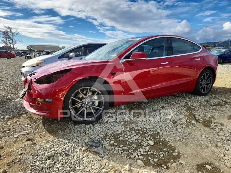 2018 Tesla Model 3 фото